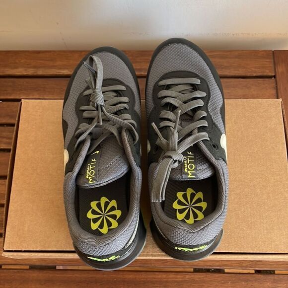 Nike Air Max Motif NN(GS) Iron Grey Volt US Kid Size 6Y/UK5.5/EU38.5(DZ5630-001) - Picture 11 of 12